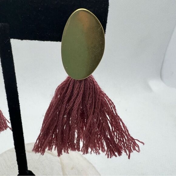🍭4/$20 Gold oval pink fringe tassel post earrings - Picture 3 of 4